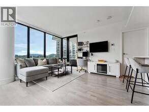 680 Seylynn Cres in North Vancouver, BC - Building Photo - Building Photo