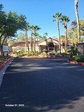9325 Desert Inn Dr in Las Vegas, NV - Building Photo - Building Photo