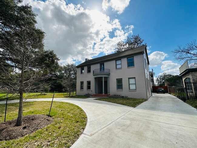 property at 2506 Rosedale St