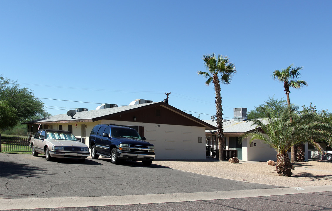 1313-1317 1321 E. Carol Ave in Phoenix, AZ - Building Photo