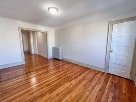 111-115 Lincoln St in Hartford, CT - Building Photo