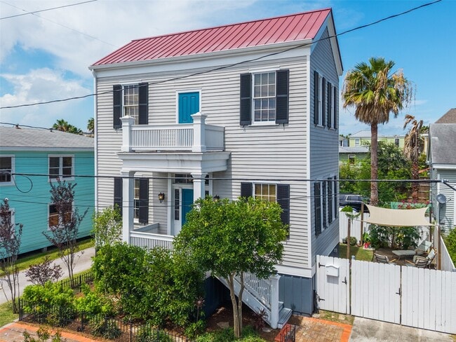 property at 614 16th St
