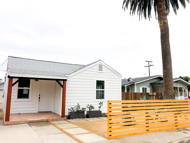 162 Comstock Dr in Ventura, CA - Building Photo - Building Photo