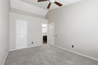 1511 Creek Bank Ln in Arlington, TX - Building Photo - Building Photo