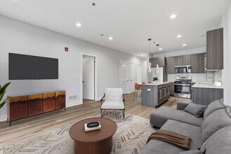 2357 N Washtenaw Ave in Chicago, IL - Building Photo - Building Photo