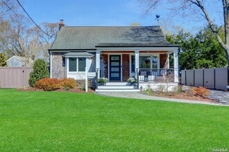 279 Fairview Ave in Bayport, NY - Foto de edificio - Building Photo