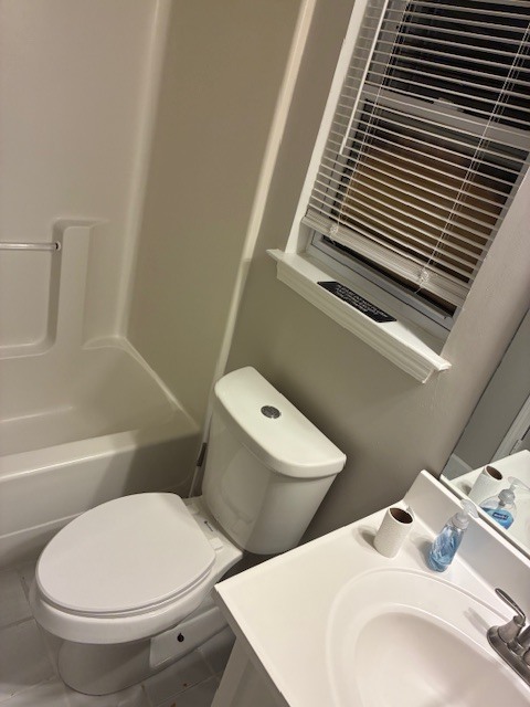 2125 Hollywood Dr NW in Atlanta, GA - Foto de edificio - Building Photo