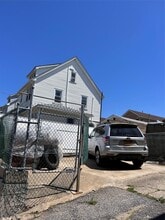 132-1 135th Ave in Queens, NY - Building Photo - Building Photo