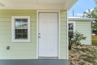 1020 E 14th St in Panama City, FL - Foto de edificio - Building Photo