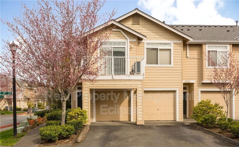 22748 SE 13th Ln in Sammamish, WA - Building Photo