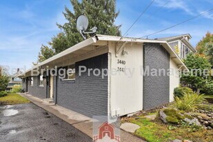 3442 SE 8th Ave in Portland, OR - Building Photo