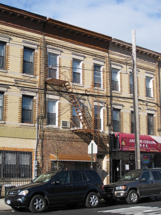 7106 15th Ave in Brooklyn, NY - Foto de edificio - Building Photo