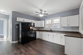 6018 W Addison St in Chicago, IL - Building Photo - Building Photo