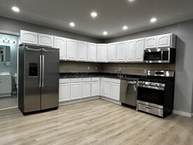 82 Congress St in Manchester, CT - Building Photo