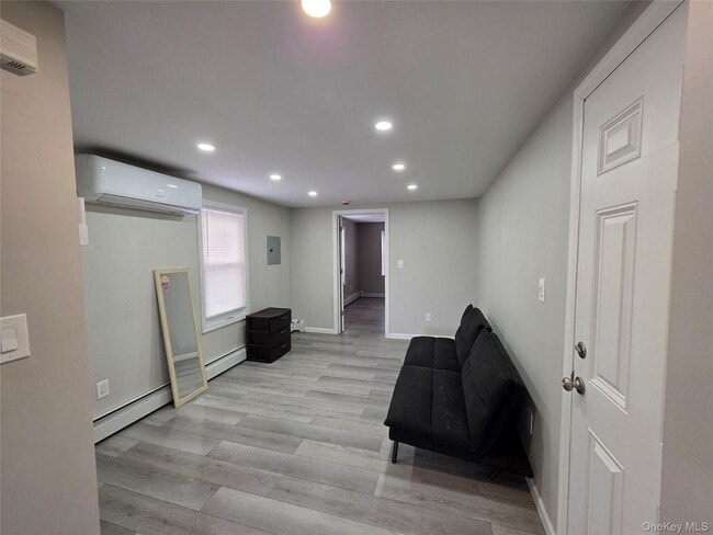 269 Willis Ave in Mineola, NY - Foto de edificio - Building Photo