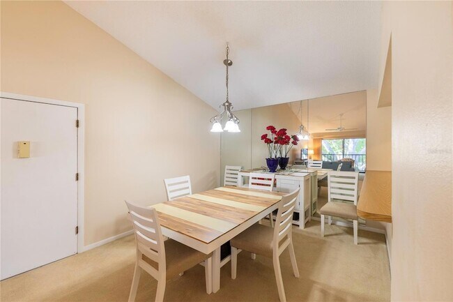 646 Bird Bay Dr E, Unit 207 in Venice, FL - Building Photo - Building Photo