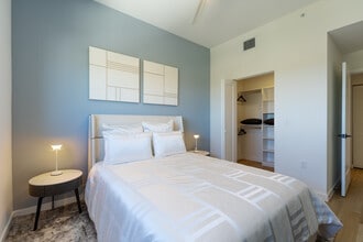 101 Dania Beach in Dania Beach, FL - Foto de edificio - Interior Photo