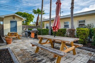 5901 Fairfield Ave S in St. Petersburg, FL - Foto de edificio - Building Photo