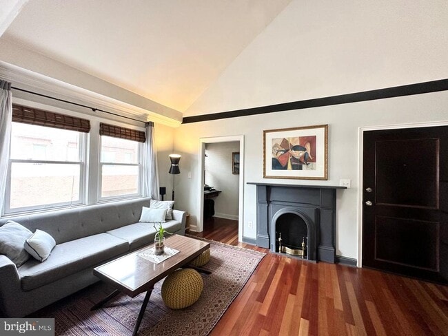 property at 718 S Washington St