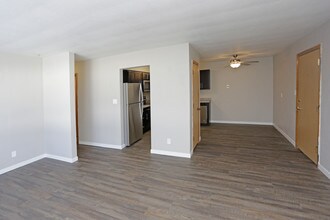 River Rock Apartments in Moorhead, MN - Building Photo - Interior Photo