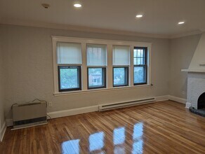 740 Winthrop Ave, Unit 1 in Revere, MA - Foto de edificio - Building Photo