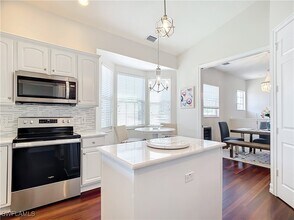 4752 Stratford Ct in Naples, FL - Building Photo - Building Photo