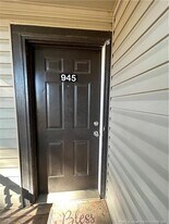 945 Applewood Ln in Fayetteville, NC - Building Photo