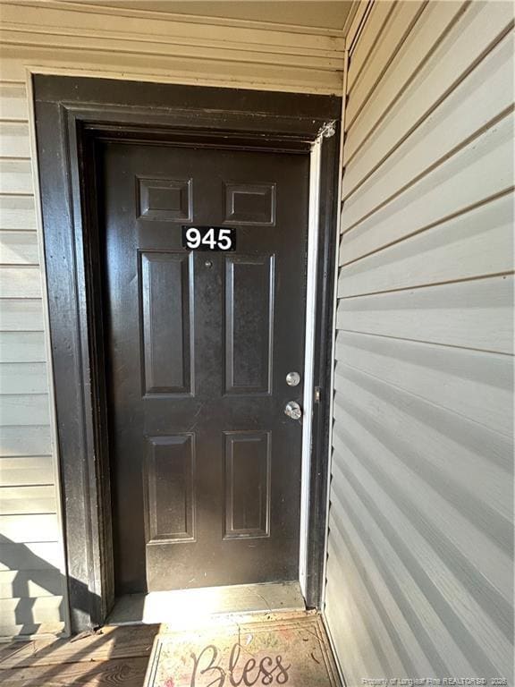 property at 945 Applewood Ln