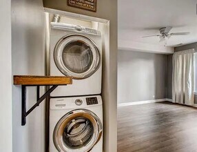 2306 W Jarvis Ave in Chicago, IL - Building Photo - Building Photo