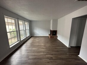 1912 N Moulton Ct in Oklahoma City, OK - Building Photo - Building Photo