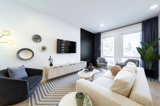 10749-10773 73 Ave NW, Unit SI ID1468026P in Edmonton, AB - Building Photo - Building Photo