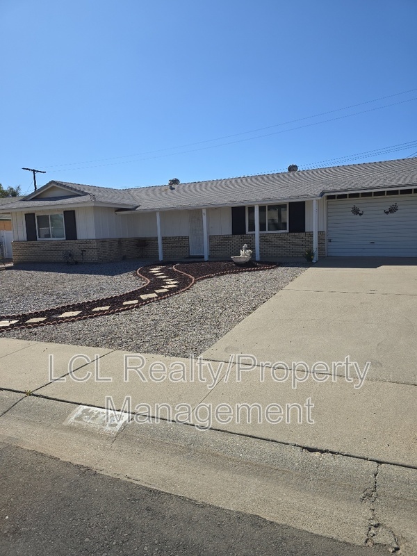 26201 Fountain Bleu Dr in Menifee, CA - Building Photo - Building Photo