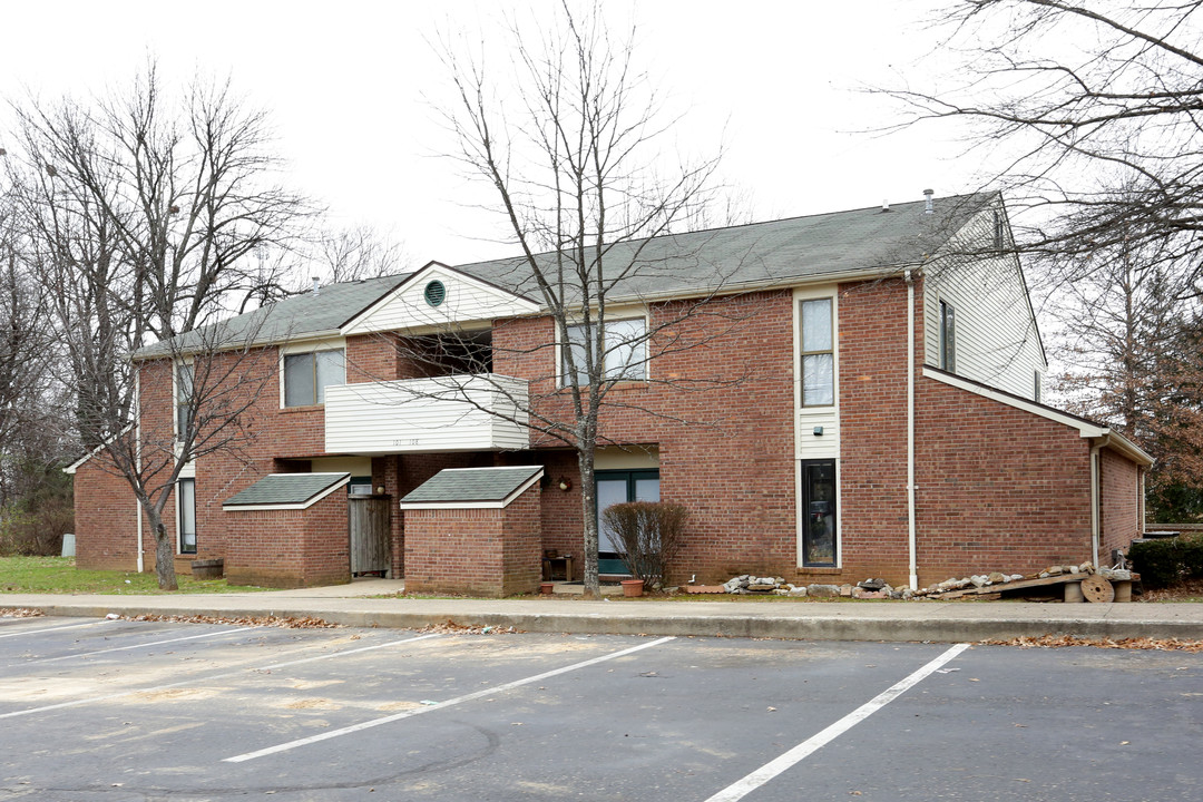 Bard Homestead in Bardstown, KY - Building Photo