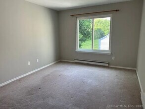 140 Candlewood Dr in South Windsor, CT - Building Photo - Building Photo