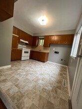 2643 E Cherry St in Springfield, MO - Building Photo - Building Photo