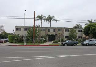 10150 Sepulveda Blvd in Mission Hills, CA - Foto de edificio - Building Photo