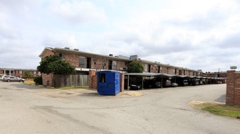 Tara Hall in Houston, TX - Building Photo