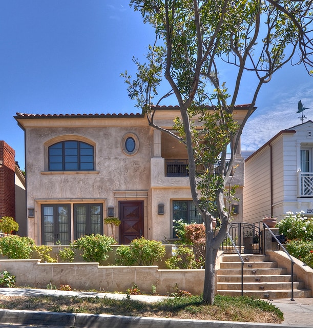 222 Iris Ave in Newport Beach, CA - Building Photo - Building Photo