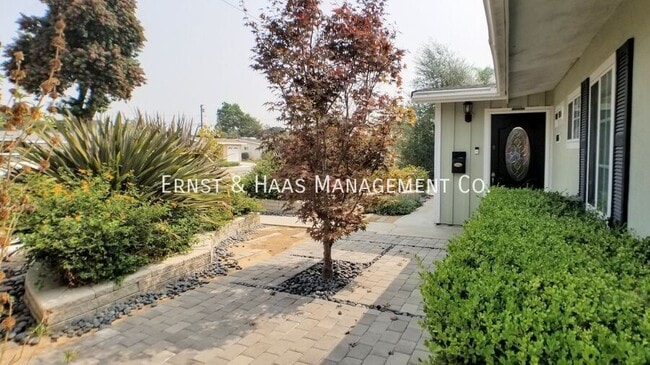 6926 E Rendina St in Long Beach, CA - Building Photo - Building Photo