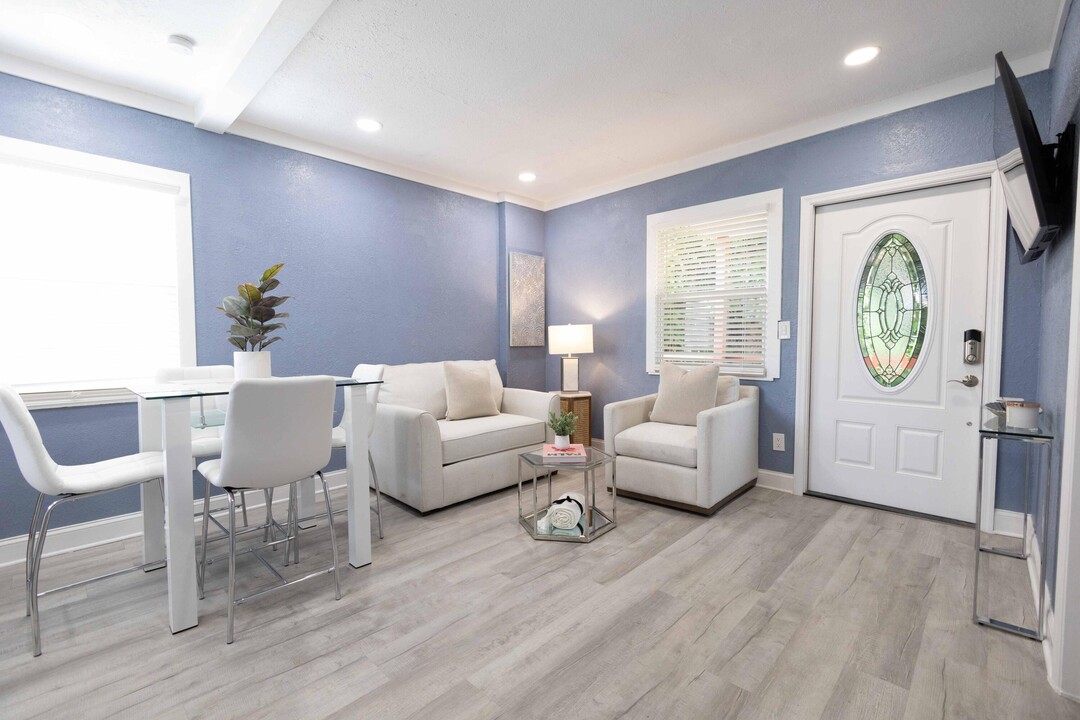 420 Avenida Alegre in West Palm Beach, FL - Building Photo
