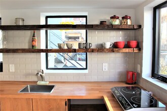 1318 Corbin Pl NE in Washington, DC - Foto de edificio - Building Photo