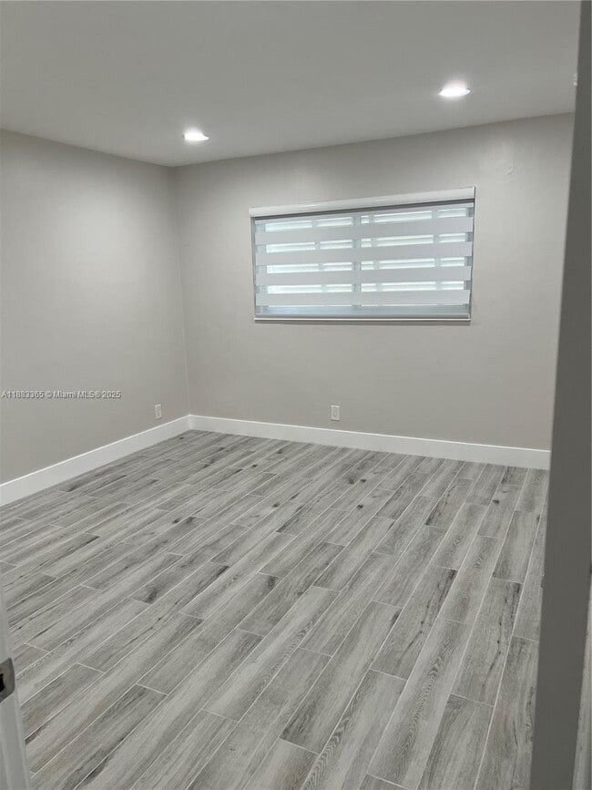 property at 1200 Mariposa Ave