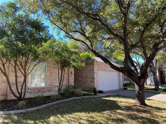 1208 Tremont Dr in Cedar Park, TX - Foto de edificio - Building Photo