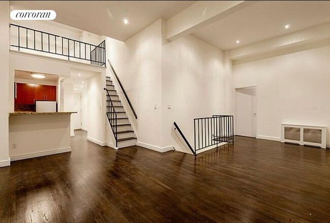 property at 10 E 13th St