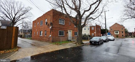 3207 11th Pl SE, Unit 4 in Washington, DC - Building Photo - Building Photo