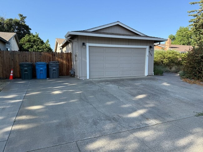 property at 955 Woodvale Dr