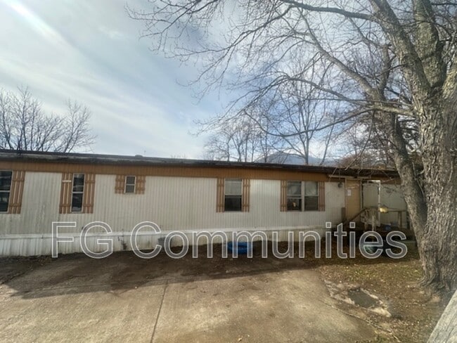 8 Sunny Knoll Acres in Candler, NC - Building Photo - Building Photo