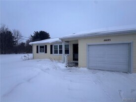 10035 Creek Rd in Pavilion, NY - Building Photo