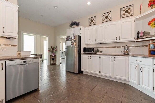 48275 Elk View Rd in Chilliwack, BC - Building Photo - Building Photo