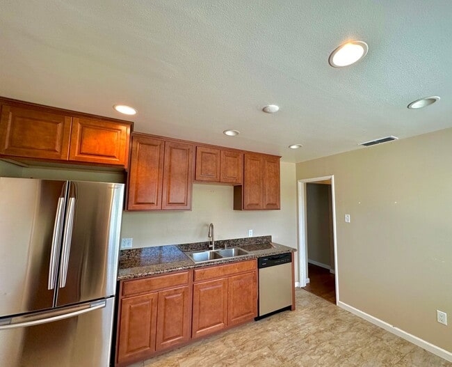 1037 Elm St in Livermore, CA - Building Photo - Building Photo